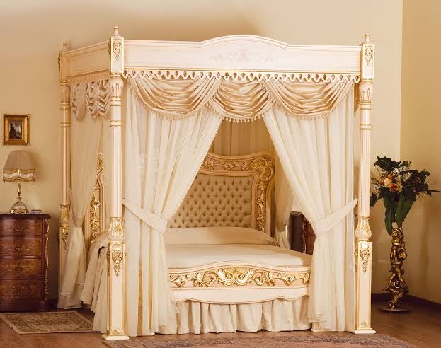 https://media.residenthome.com/contentful/dreamcloud/wp-migration/xxx-baldacchino-supreme-bed.jpg?w=623&h=492