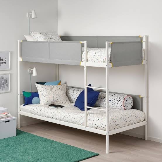 https://media.residenthome.com/contentful/dreamcloud/wp-migration/xxx-bunk-bed-frame.jpg?w=554&h=554