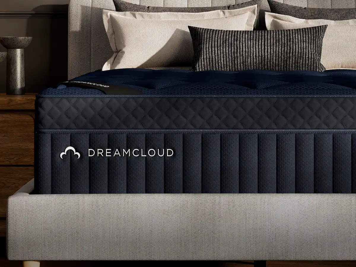 The DreamCloud Ultra Hybrid Product Image